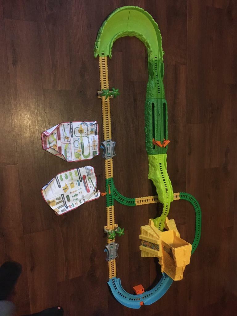 trackmaster turbo jungle set